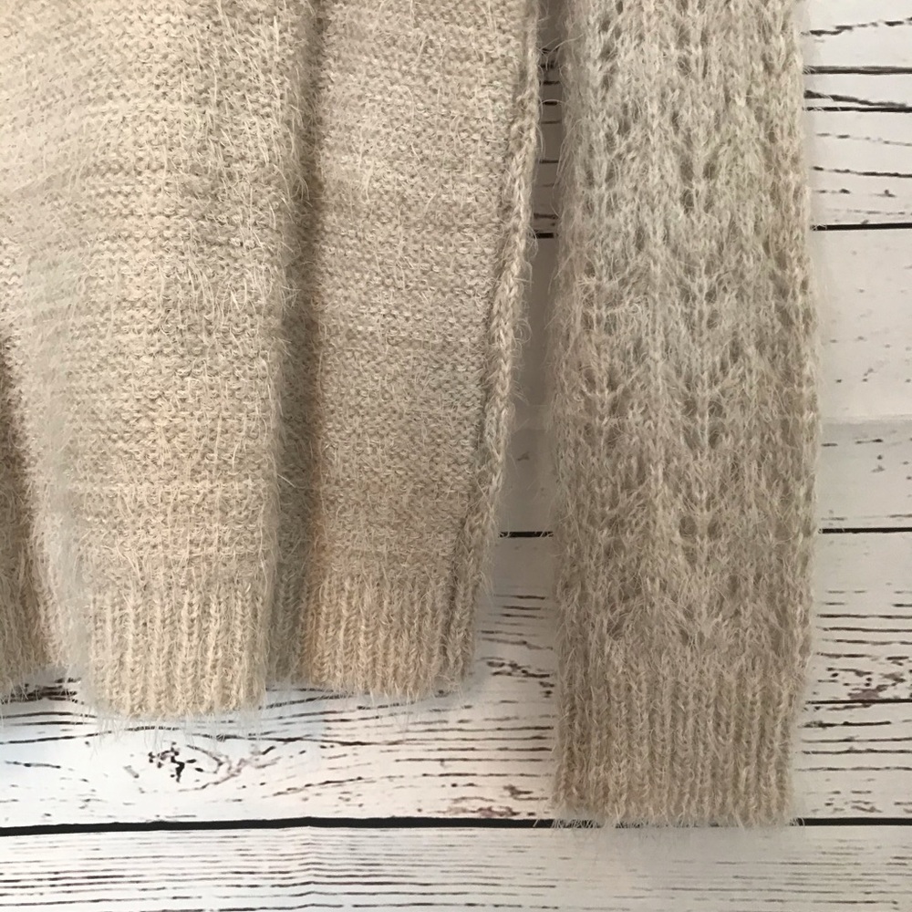 ⚡️Grey Fuzzy Sweater ⚡️ - Picture 4 of 5